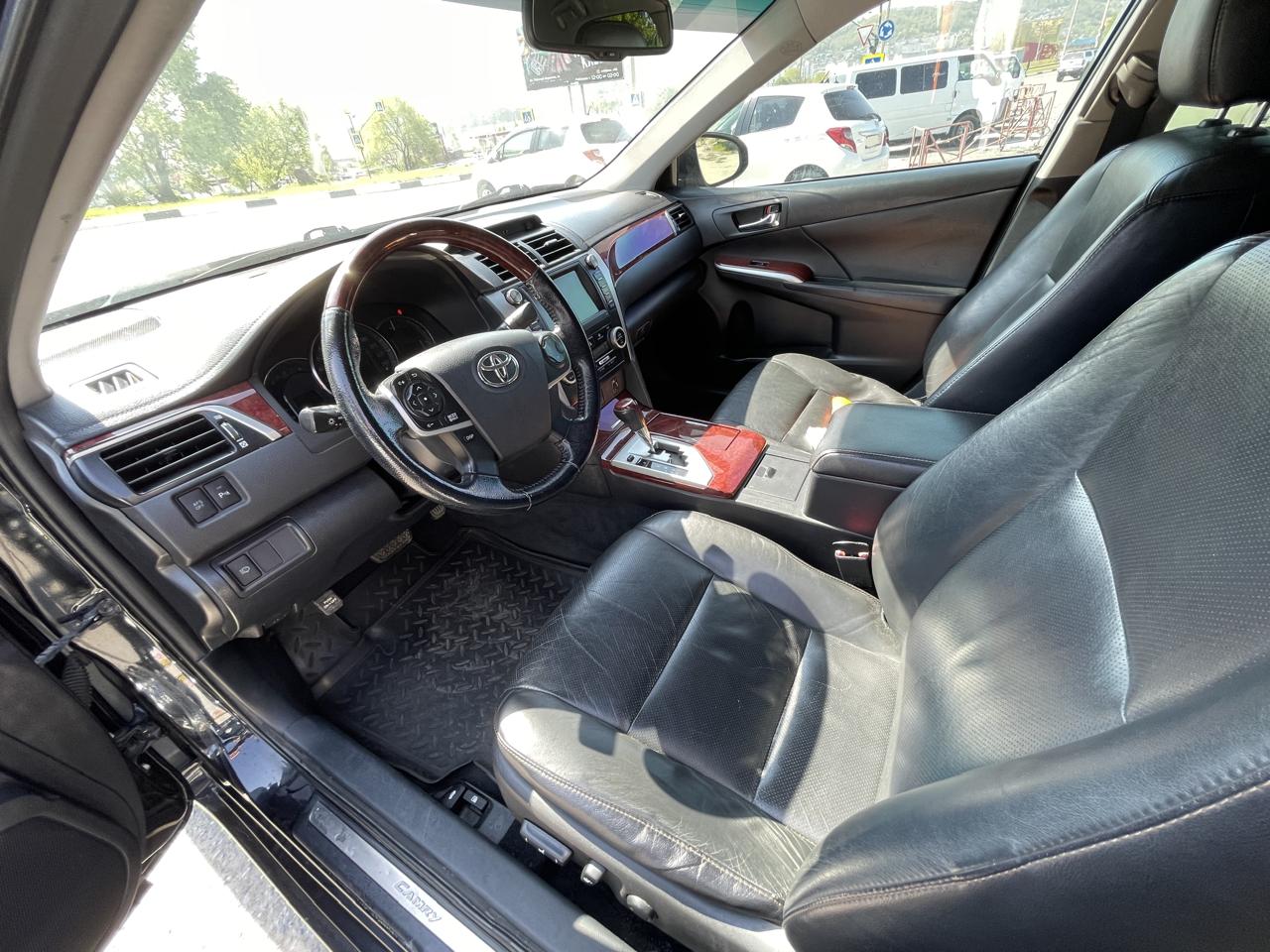 TOYOTA Camry 2012 год