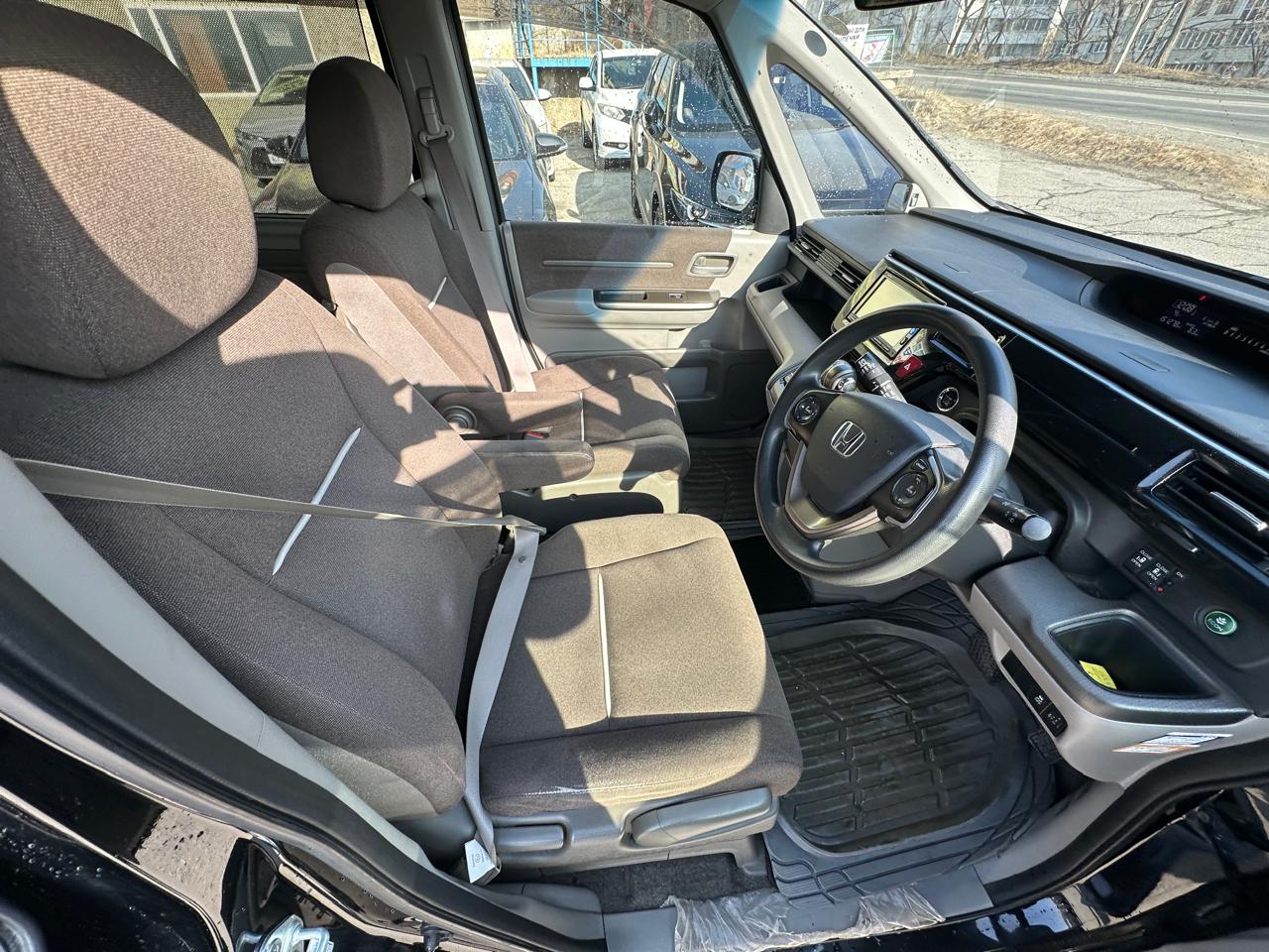 HONDA Stepwgn 2016 год