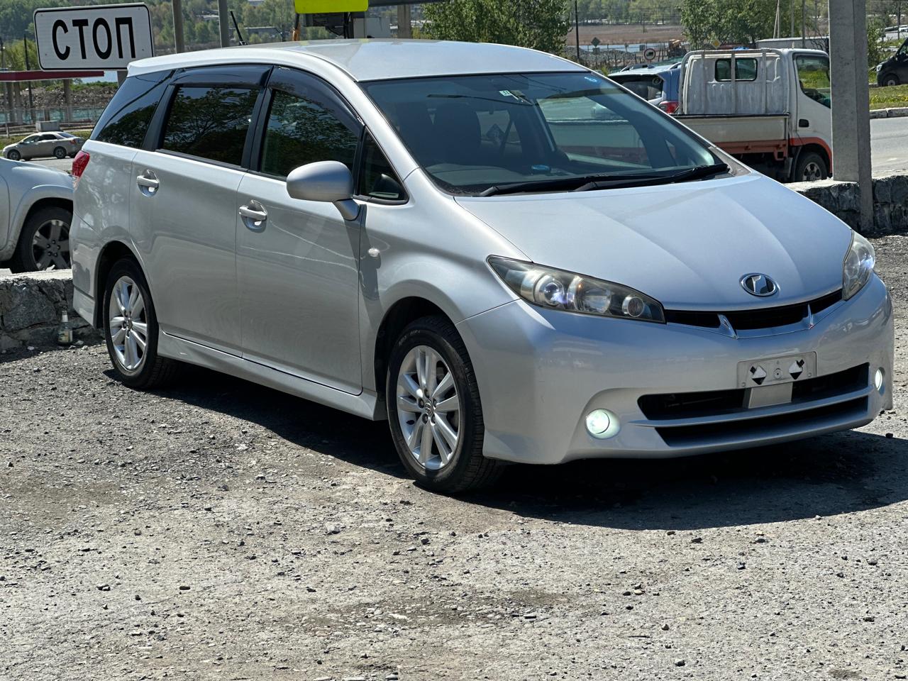 TOYOTA Wish