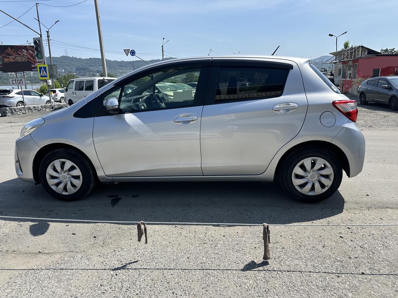 TOYOTA Vitz