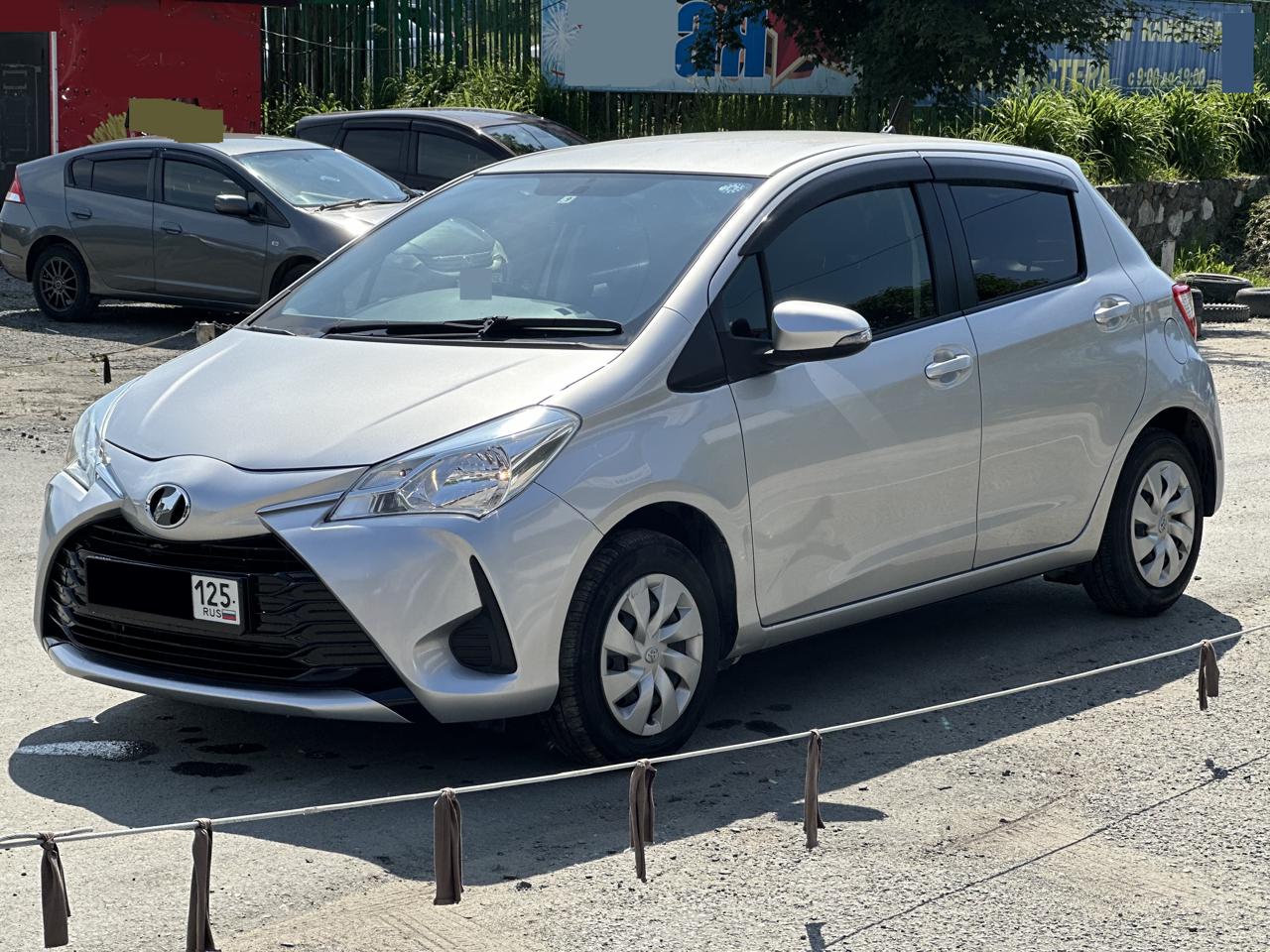 TOYOTA Vitz