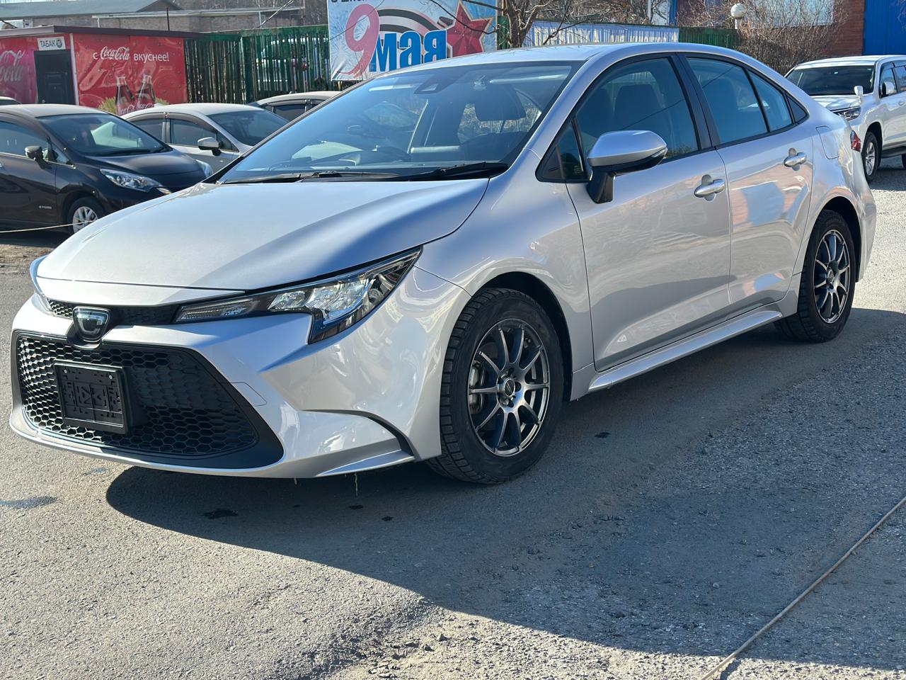 TOYOTA Corolla Sedan