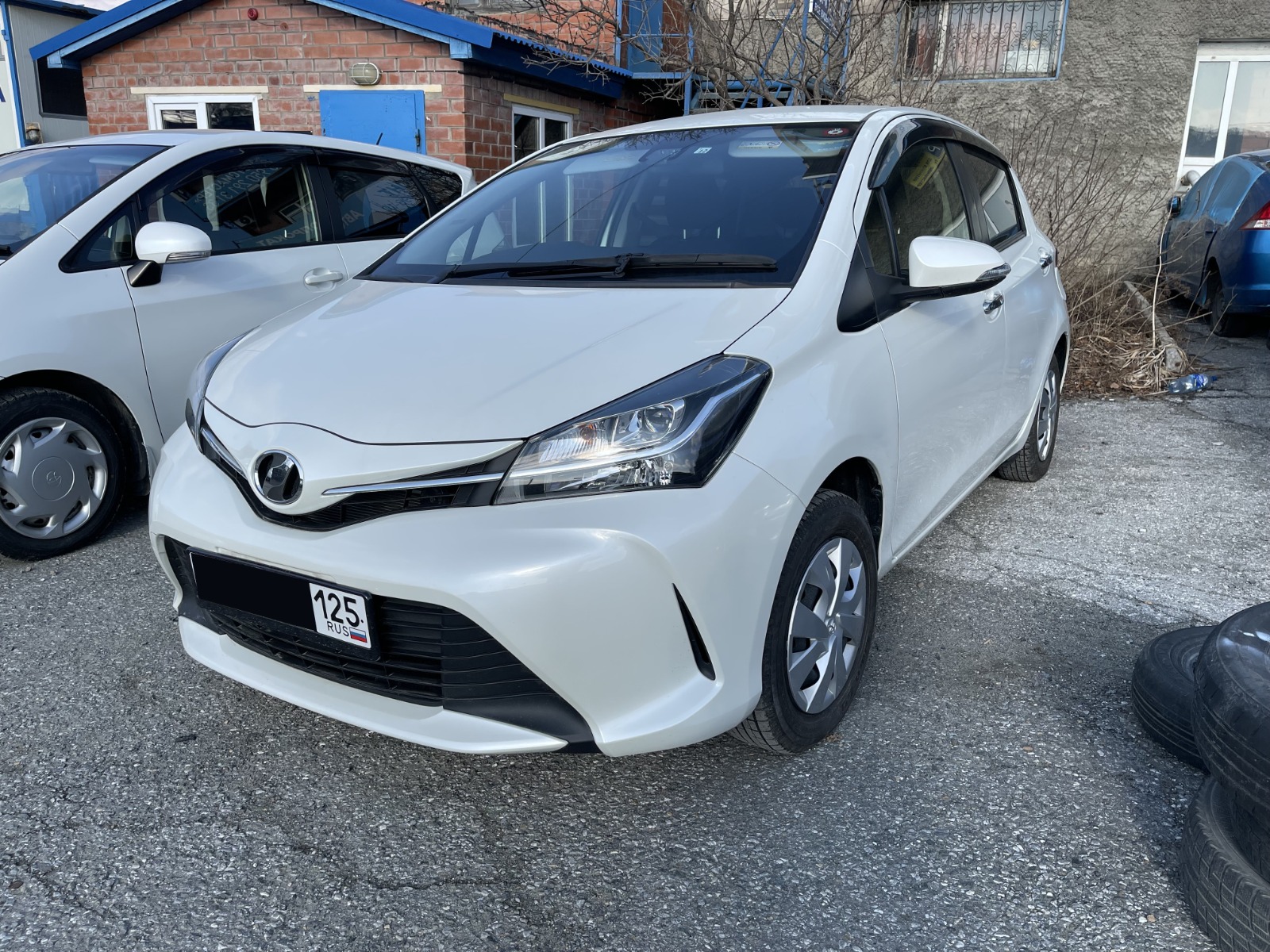 TOYOTA Vitz