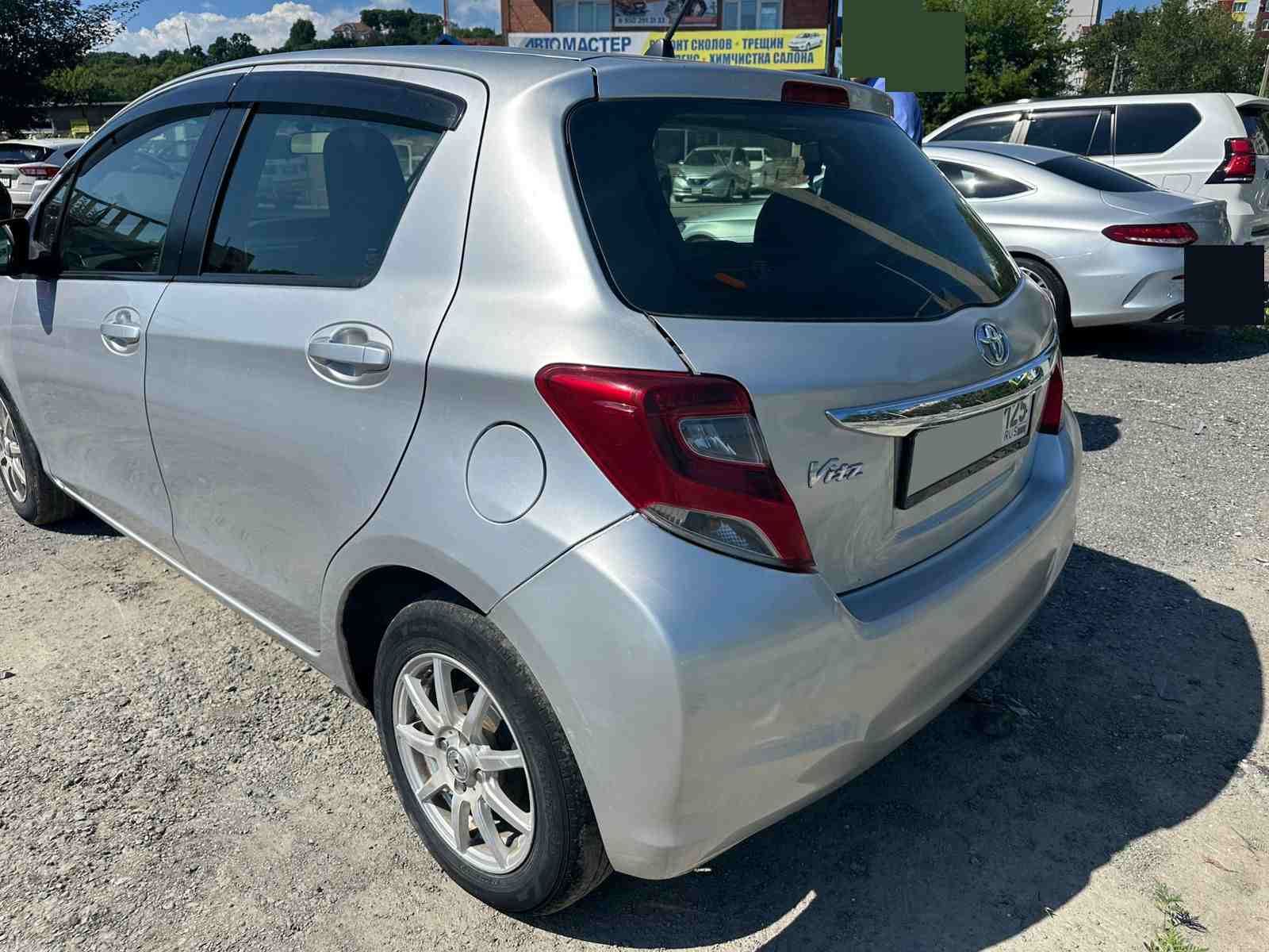 TOYOTA Vitz